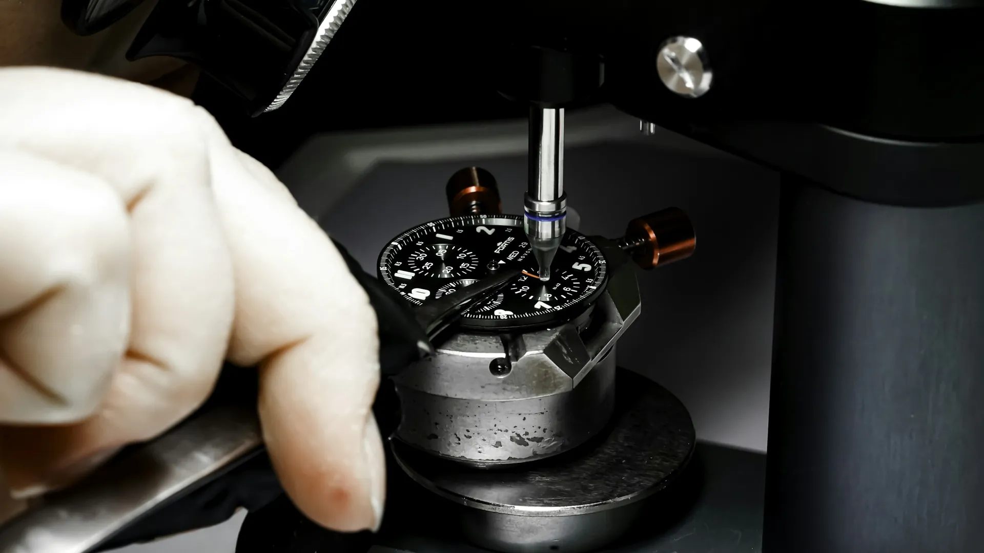 Rolex serial number check: find, date and verify
